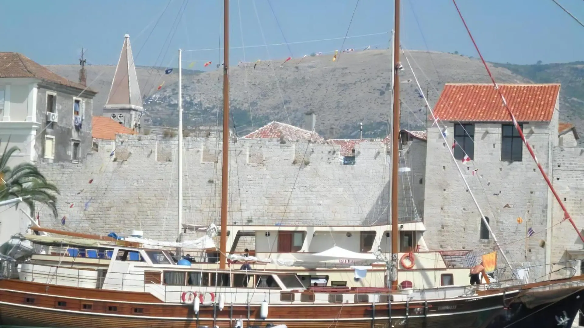 Ferienwohnung Fuer Vier Personen Mit Balkon Trogir Apartamento