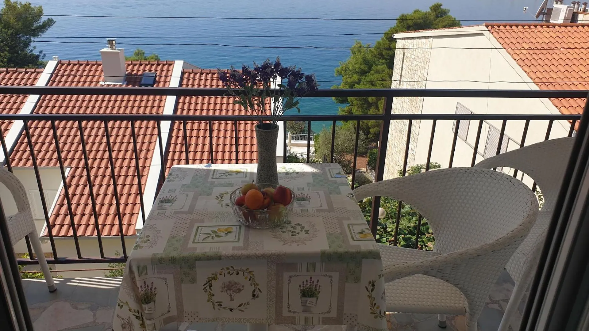 Ferienwohnung Fuer Vier Personen Mit Balkon Trogir